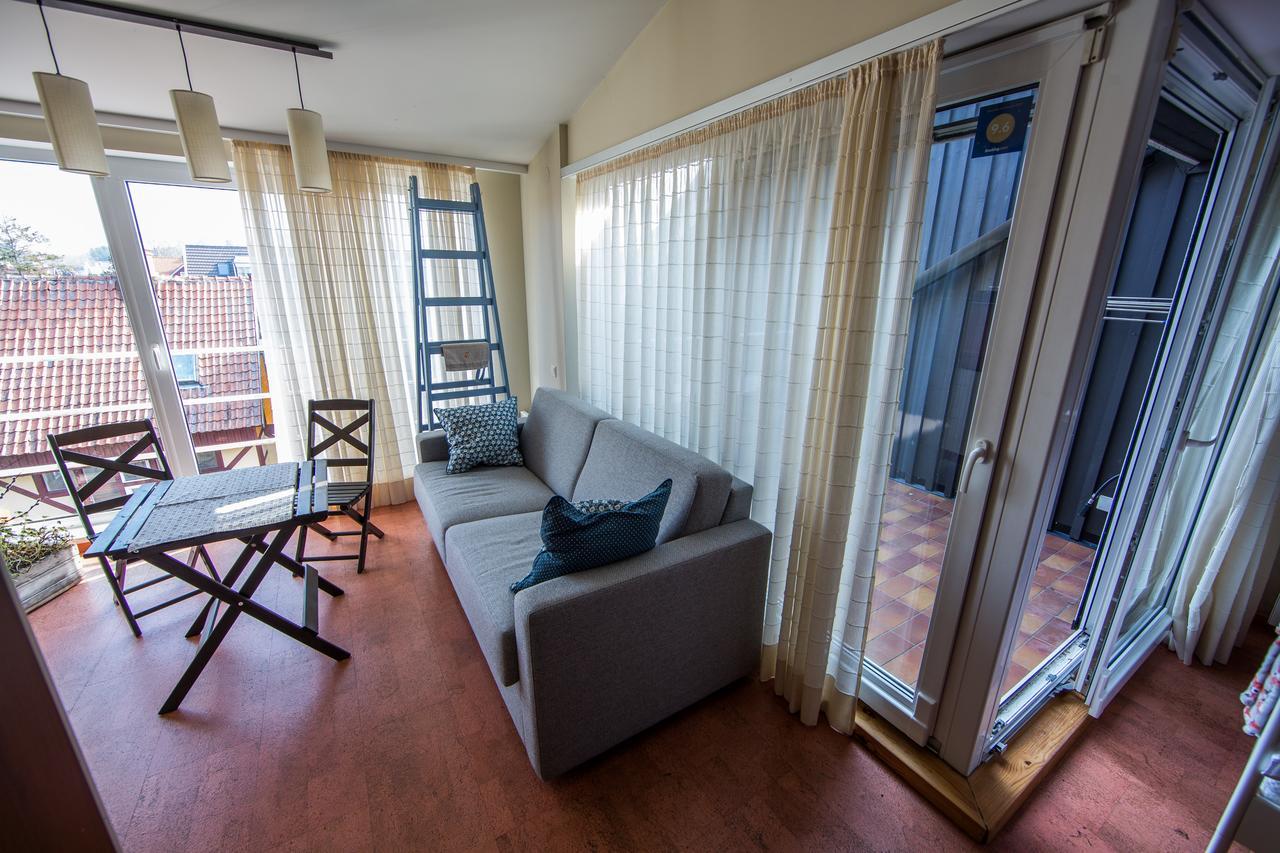 Lapes Namai Apartment Pervalka Bagian luar foto